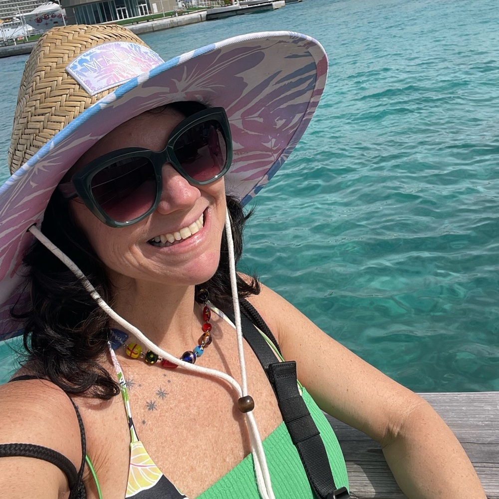 Meet your Posher, Regina